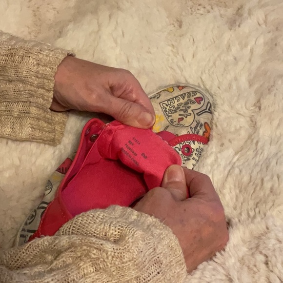 COACH Bev A1573 Pink Poppy Heart Graffiti Slip on Nostalgic Kidcore Sneakers 8.5 - Picture 9 of 10